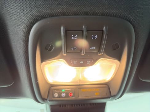 Certified 2024 GMC Canyon AT4 w/ AT4 Premium Package AWD/4WD image 40