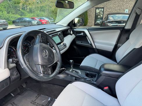 Used 2016 Toyota RAV4 XLE FWD image 11