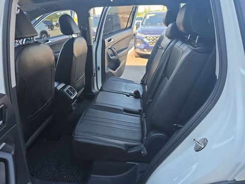 Used 2023 Volkswagen Tiguan SE w/ Panoramic Sunroof Package FWD image 19