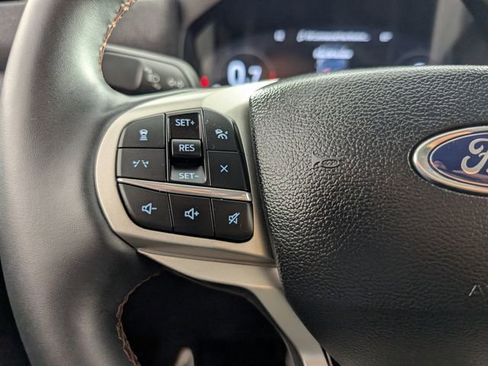 Used 2025 Ford Explorer Active image 25