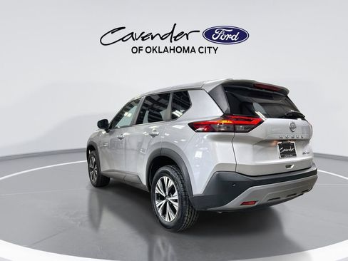 Used 2022 Nissan Rogue SV image 6