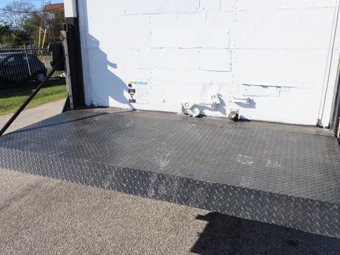 Used 2010 Ford E-350 and Econoline 350 Super Duty image 26