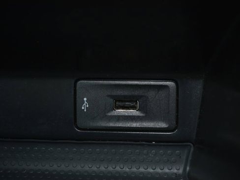 Used 2019 Volkswagen Beetle S image 19