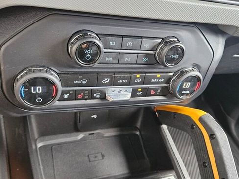 Used 2023 Ford Bronco Badlands image 24