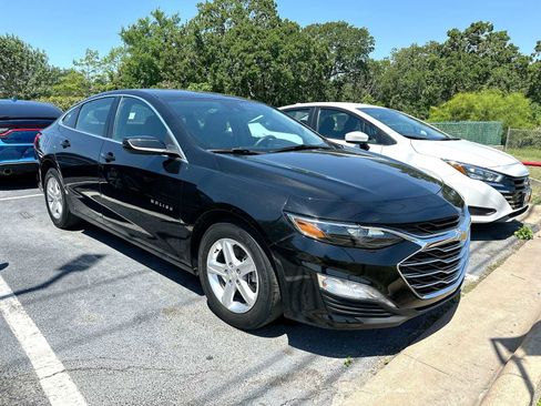 Used 2024 Chevrolet Malibu LT FWD image 2