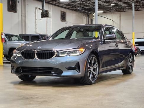 Used 2022 BMW 330i Sedan w/ Convenience Package RWD image 4