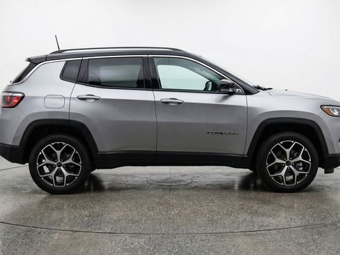 Used 2025 Jeep Compass Limited AWD/4WD image 11