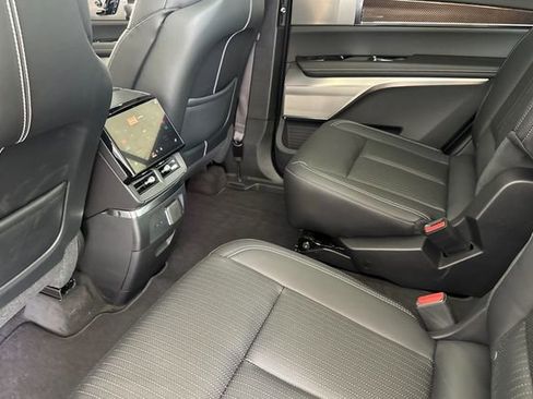 New 2026 Cadillac Vistiq Luxury w/ LPO, Floor Liner Package image 12