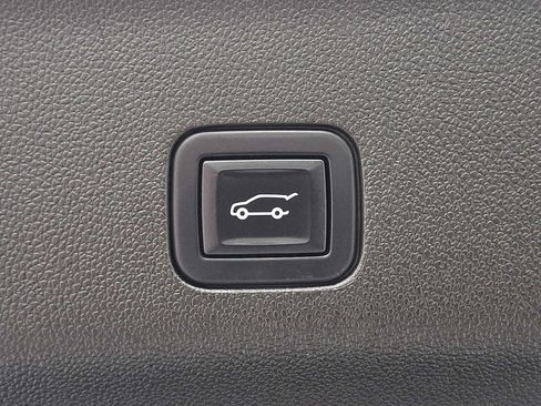 Used 2022 GMC Yukon AT4 AWD/4WD image 29