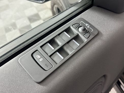 New 2024 Land Rover Discovery Sport S image 20