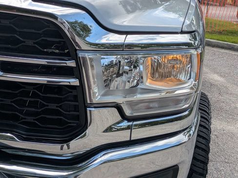 Used 2024 RAM 2500 Tradesman w/ Chrome Appearance Group AWD/4WD image 8
