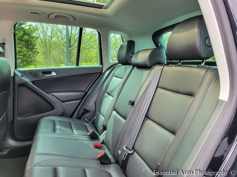 Used 2017 Volkswagen Tiguan Wolfsburg Edition image 11
