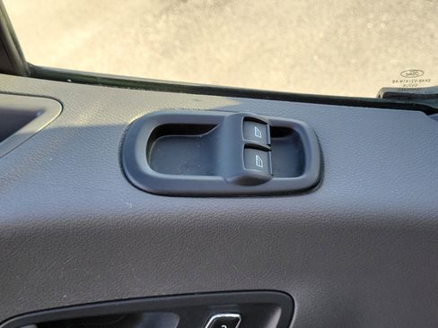 Used 2023 Ford Transit 350 XLT image 27