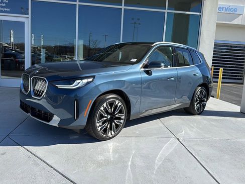 Certified 2025 BMW X3 xDrive30i w/ Premium Package image 2