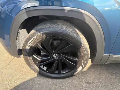 Used 2022 Volkswagen Atlas SE w/ Panoramic Sunroof Package image 15