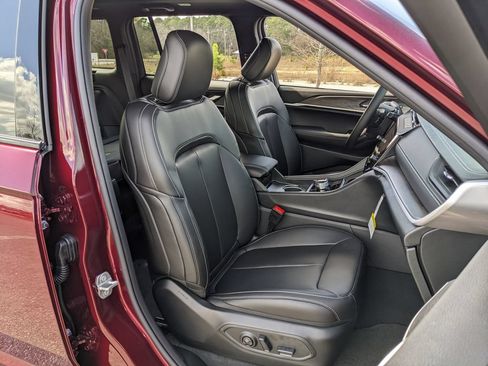 New 2026 Jeep Grand Cherokee Limited w/ Limited Altitude Package AWD/4WD image 47