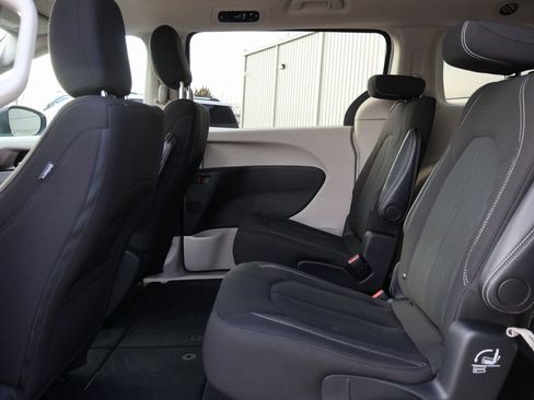 Used 2024 Chrysler Voyager LX image 17