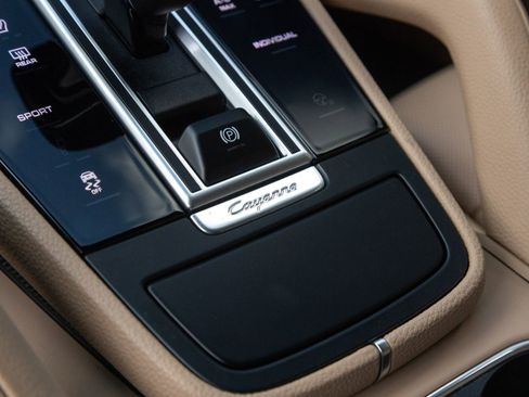 Certified 2023 Porsche Cayenne Platinum Edition AWD/4WD image 28