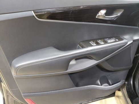 Used 2019 Kia Sorento L image 35