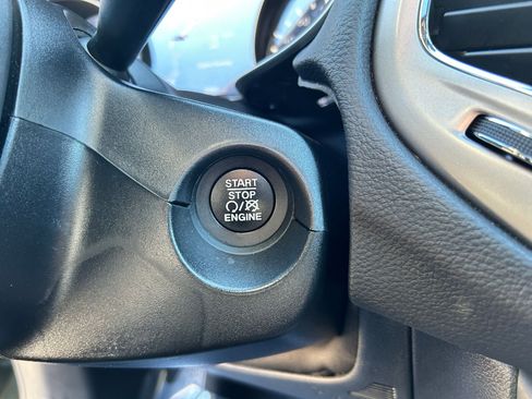 Used 2021 Jeep Compass Latitude w/ Sun and Sound Group image 17