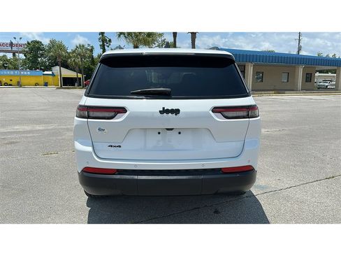 Used 2023 Jeep Grand Cherokee L Laredo AWD/4WD image 5