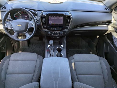 Used 2022 Chevrolet Traverse LT FWD image 15