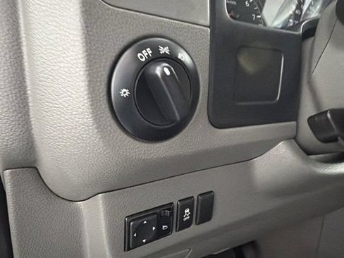Used 2020 Nissan NV 2500 SV w/ Back Door Glass Package RWD image 14