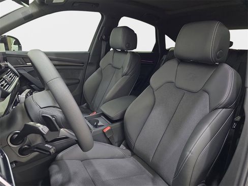 New 2025 Audi SQ5 Prestige image 15