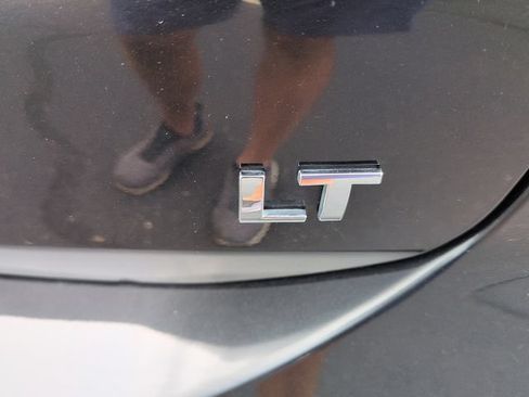 Used 2020 Chevrolet Equinox LT FWD image 12