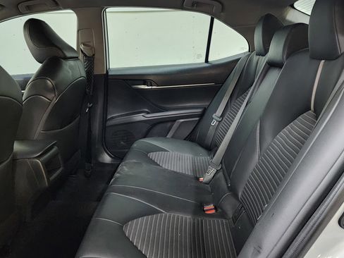 Used 2022 Toyota Camry SE image 16