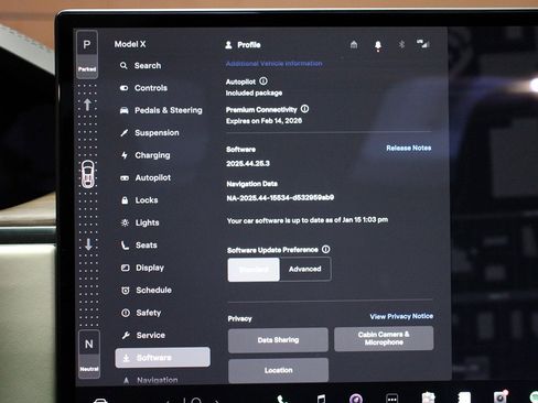 Used 2023 Tesla Model X image 56