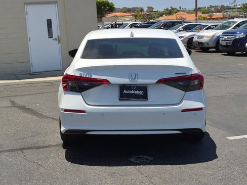 Used 2024 Honda Civic Touring image 7