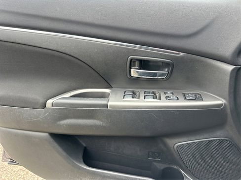 Used 2018 Mitsubishi Outlander Sport ES image 28