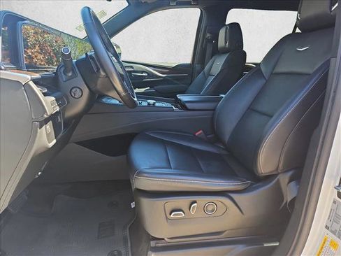 Used 2022 Cadillac Escalade ESV Luxury image 15
