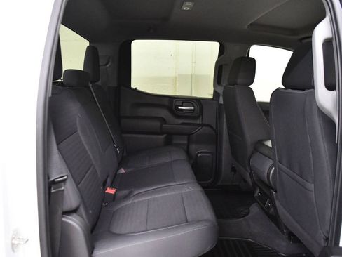 Used 2020 Chevrolet Silverado 1500 LT RWD image 16
