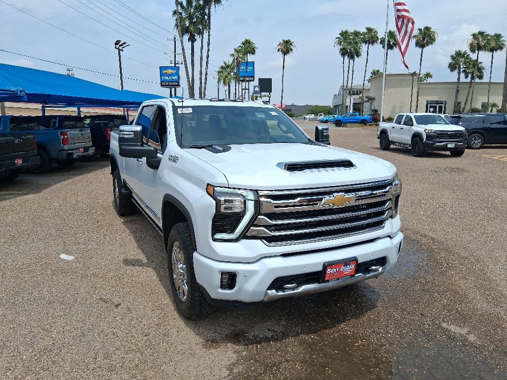 New 2026 Chevrolet Silverado 2500 High Country w/ High Country Premium Package AWD/4WD image 1