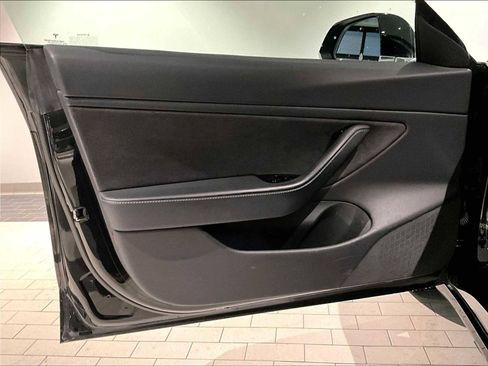 Used 2019 Tesla Model 3 Mid Range image 25