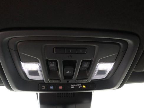 Used 2022 Chevrolet Silverado 1500 High Country w/ High Country Premium Package image 35