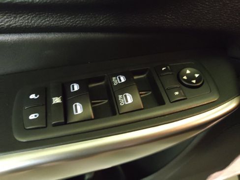 Used 2021 Jeep Cherokee Latitude FWD image 27