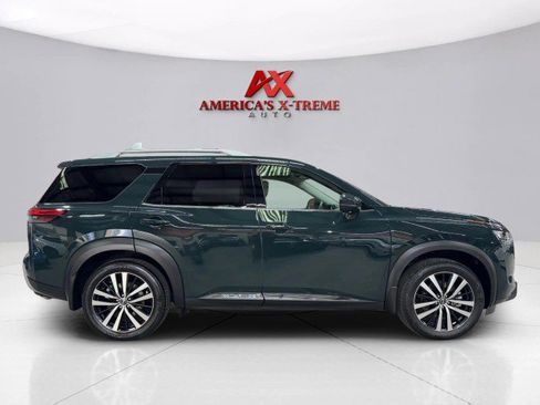 Used 2024 Nissan Pathfinder Platinum w/ Cargo Package image 7