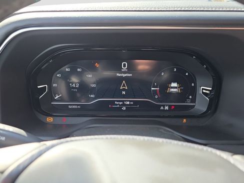 Used 2023 GMC Yukon Denali Ultimate AWD/4WD image 10