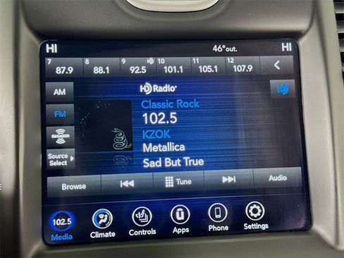 Used 2023 Chrysler 300 Touring L image 34