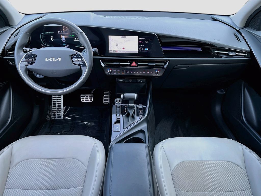 Certified 2024 Kia Niro EX Touring FWD image 28