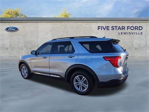 Certified 2022 Ford Explorer XLT image 6