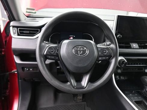 Used 2025 Toyota RAV4 XLE image 22