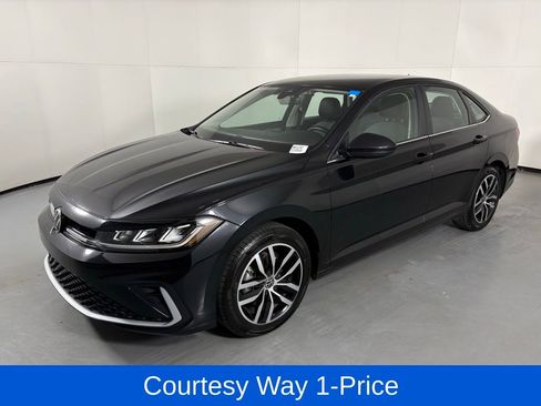 Used 2025 Volkswagen Jetta SE FWD image 5