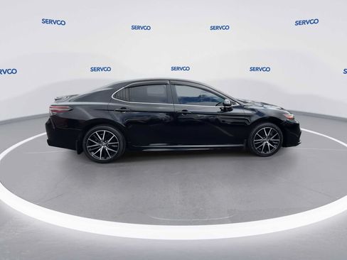 Used 2023 Toyota Camry SE FWD image 9