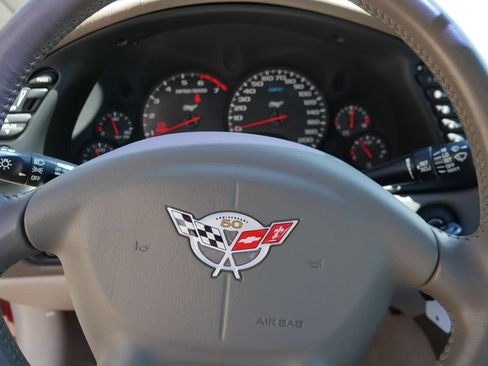 Used 2003 Chevrolet Corvette Coupe w/ Preferred Equipment Group RWD image 17