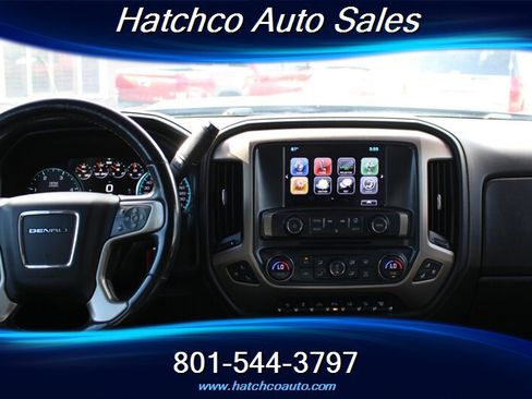 Used 2017 GMC Sierra 2500 Denali w/ Duramax Plus Package AWD/4WD image 20