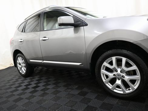Used 2011 Nissan Rogue SV w/ SL Pkg image 16